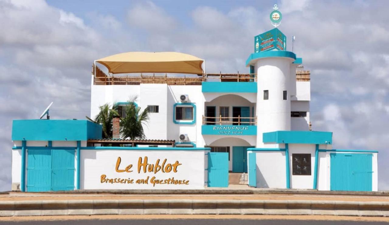 Hotel Le Hublot Cotonou Exterior foto